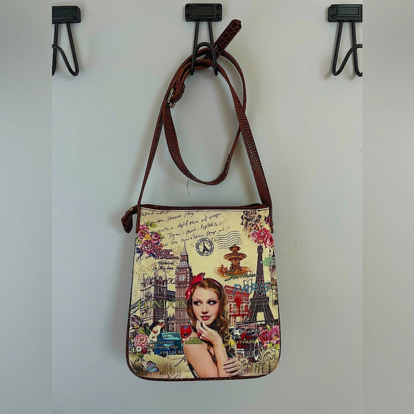 Starriness Handbags - Starriness, London purse with script and girl, 3 zipper pockets, long strap